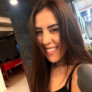 Isabelle De Camargo, artista da ADV Tattoo