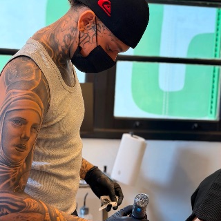 Torugo, artista da ADV Tattoo