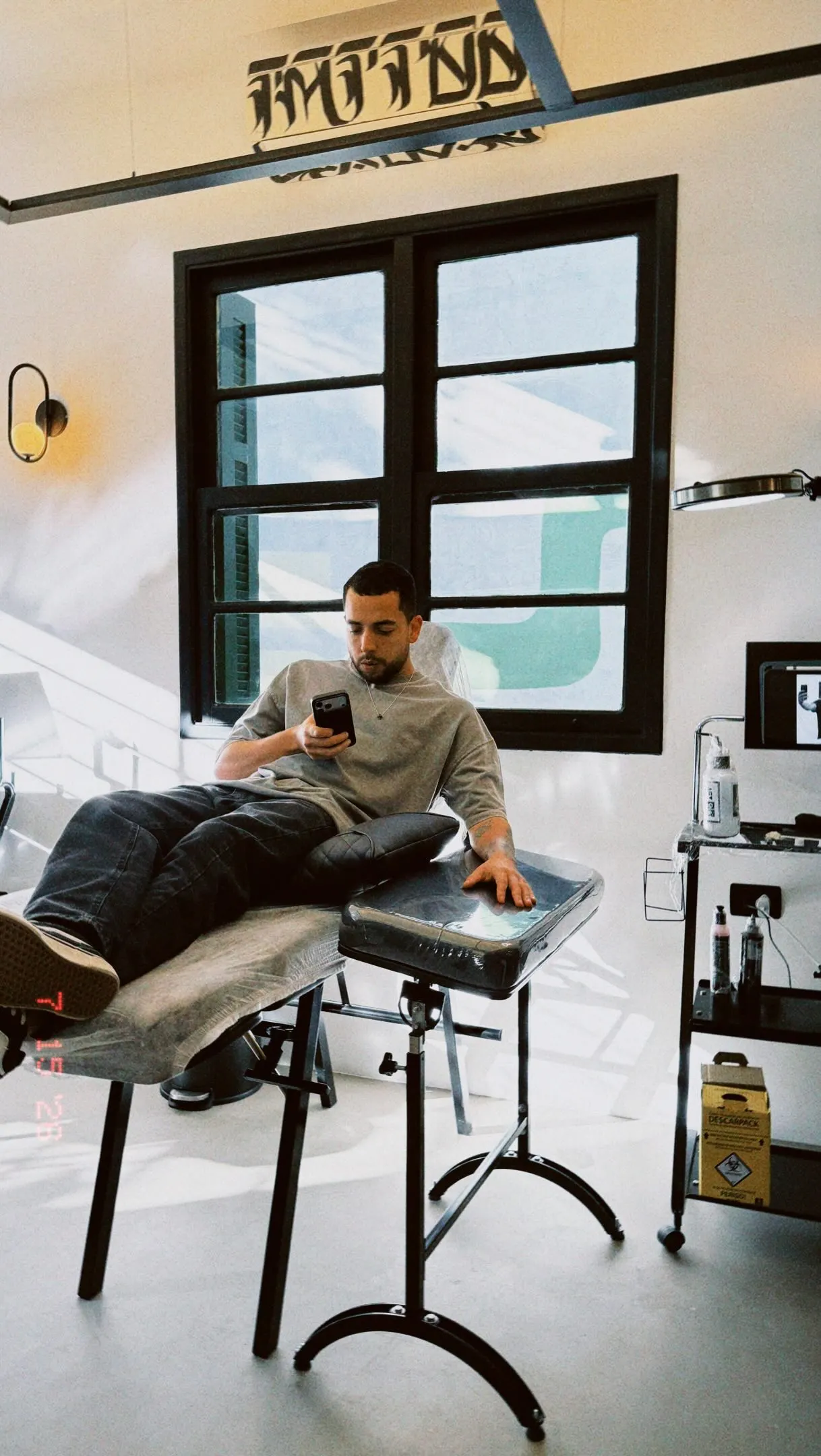 Estação de tatuagem pronta na ADV Tattoo Osasco