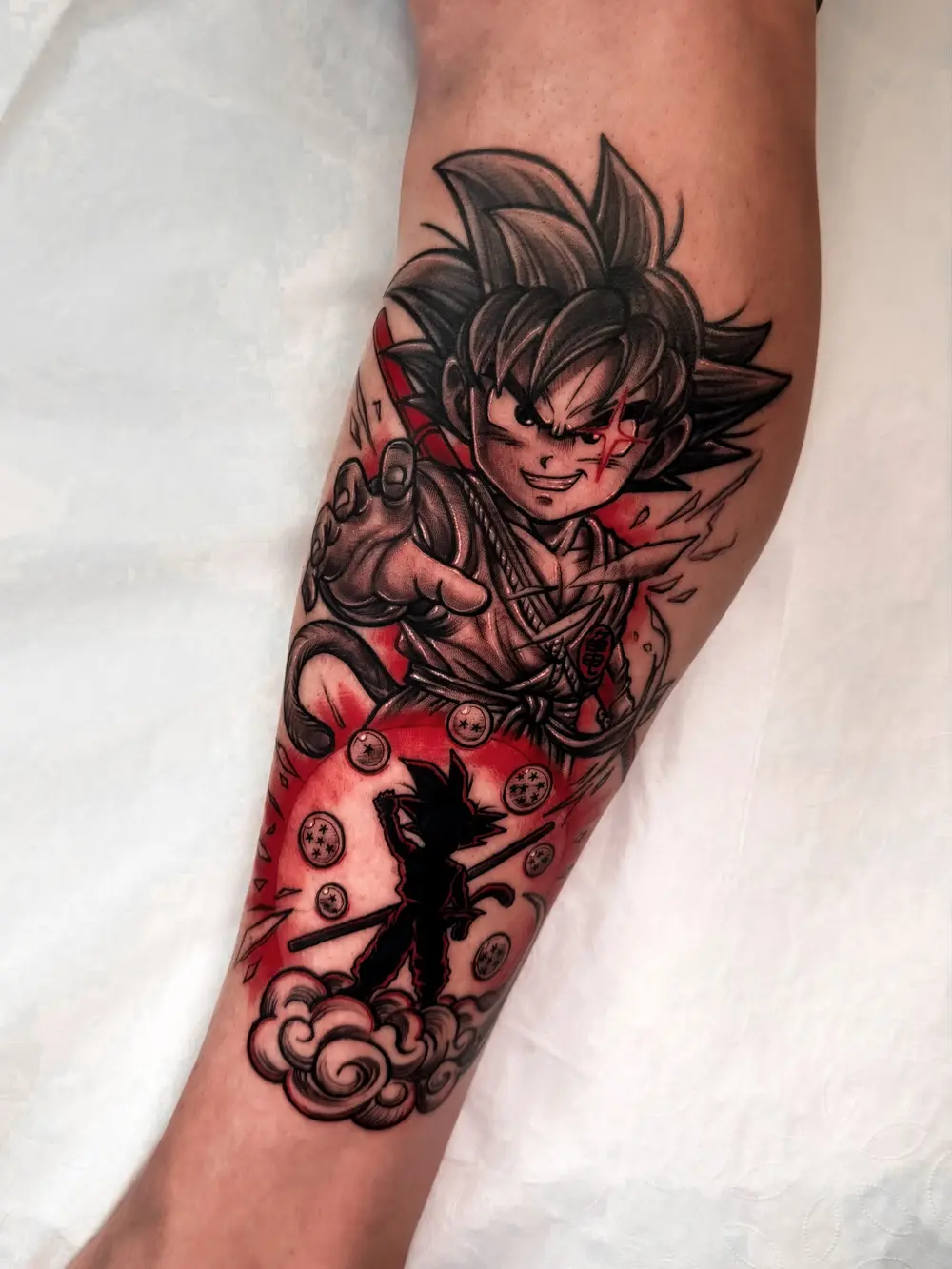 Personagem de anime em cor sólida na panturrilha